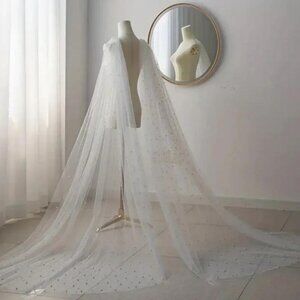 Bridal Wings / Cape / Veil Off-white Ivory with pearls New